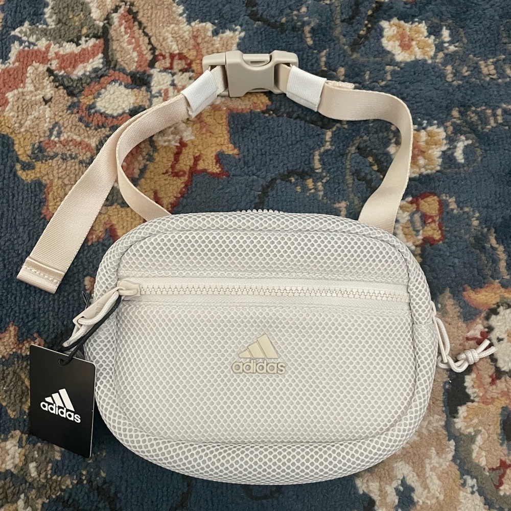 Adidas adjustable Fanny pack, brand new never worn.
